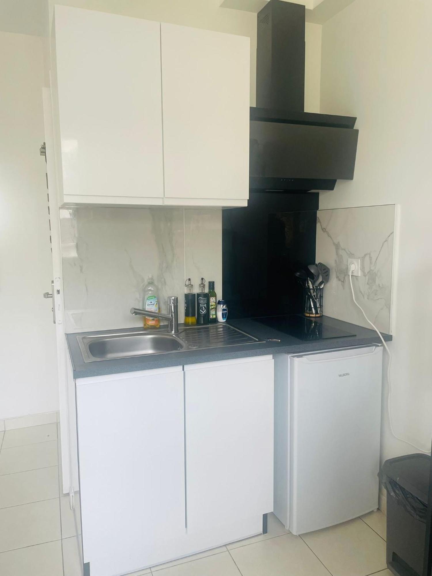 Beau Studio A 30Min De Paris Apartment โบบิญญี ภายนอก รูปภาพ